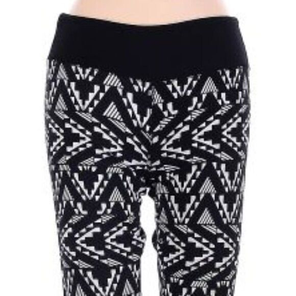 SO- Black and White Skinny Leggings - Picture 2 of 3